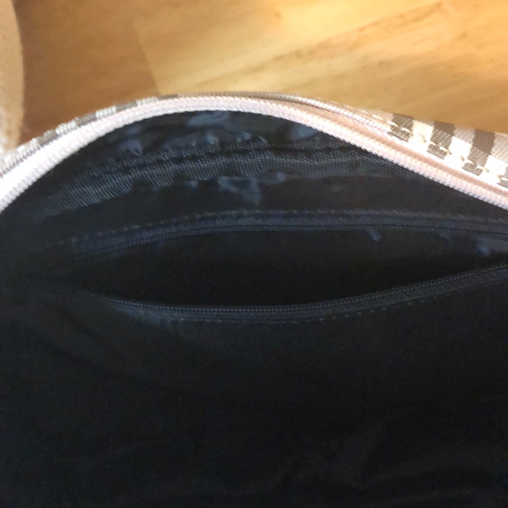Handbag - Picture 4 of 4